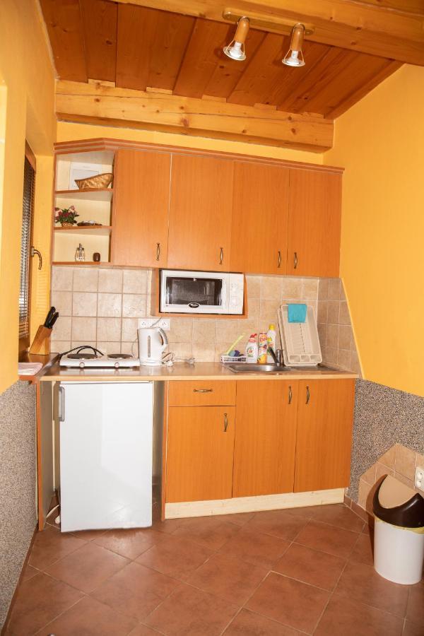 Apartmany Alma Vyhne Exteriör bild