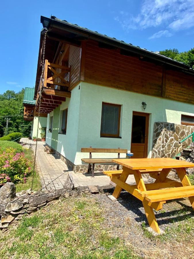 Apartmany Alma Vyhne Exteriör bild