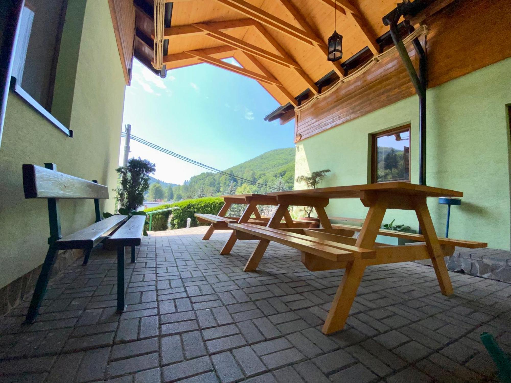 Apartmany Alma Vyhne Exteriör bild